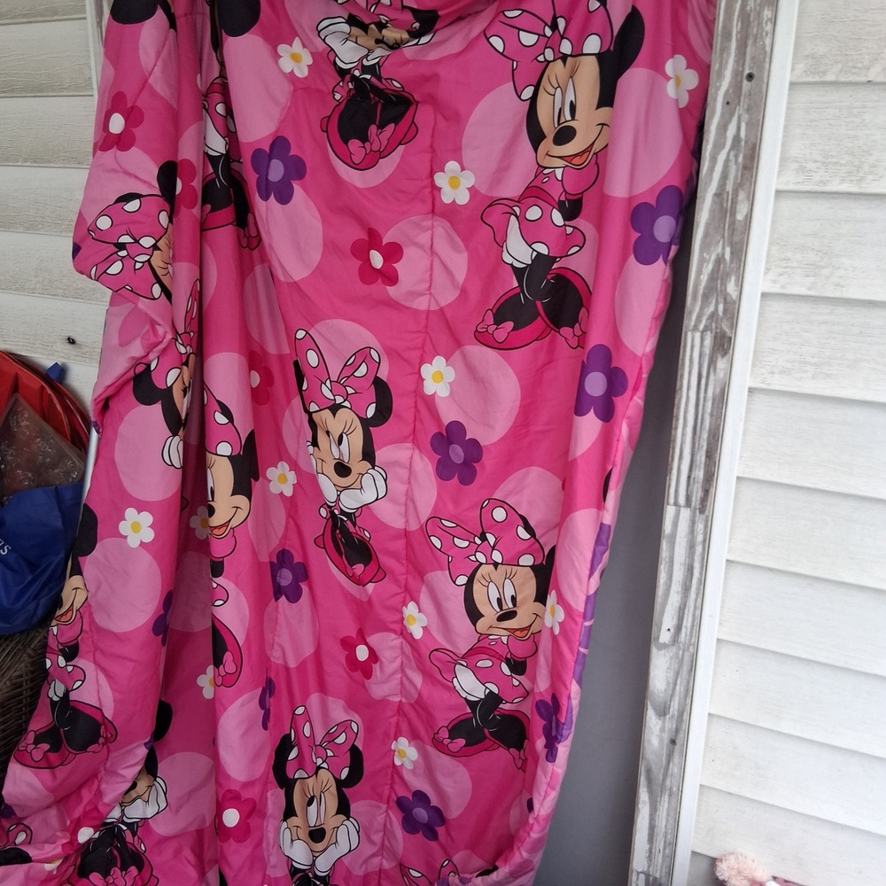 Disney Minnie Mouse Reversible Pink Floral Polka Dot Twin Comforter Bedding